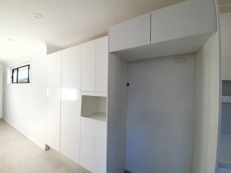 25A Yeronga Cl, St Johns Park NSW 2176