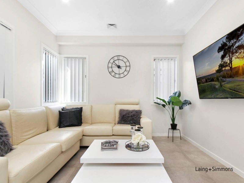 9 Irving Tce, Middleton Grange NSW 2171