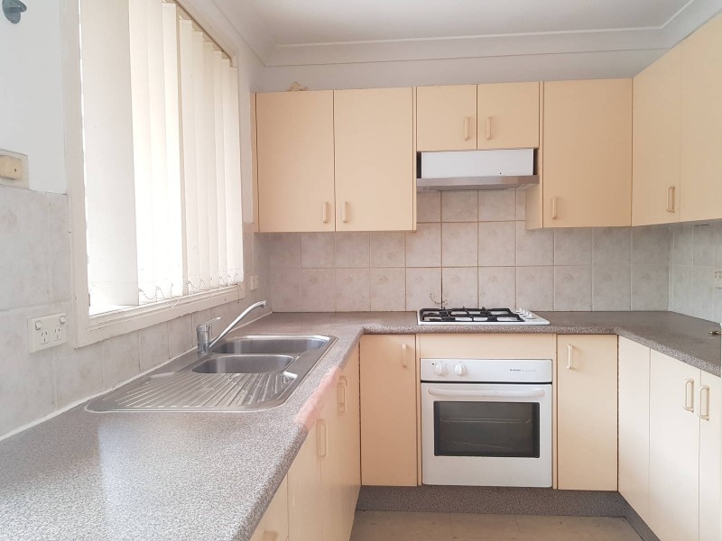 2/82 HUGHES ST, Cabramatta NSW 2166