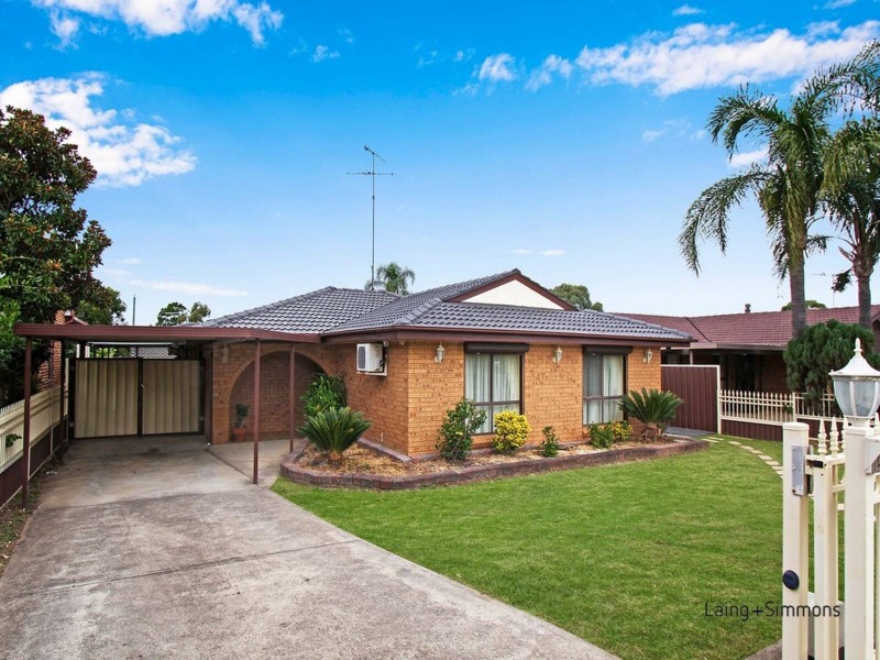 30 Corinda Street, St Johns Park NSW 2176