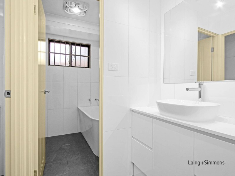 30 Corinda Street, St Johns Park NSW 2176