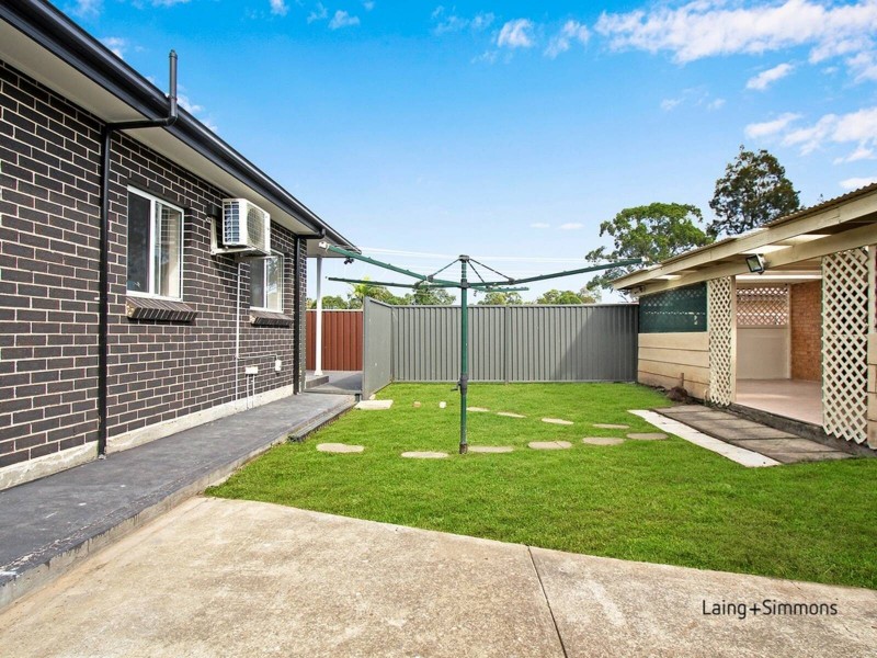 30 Corinda Street, St Johns Park NSW 2176