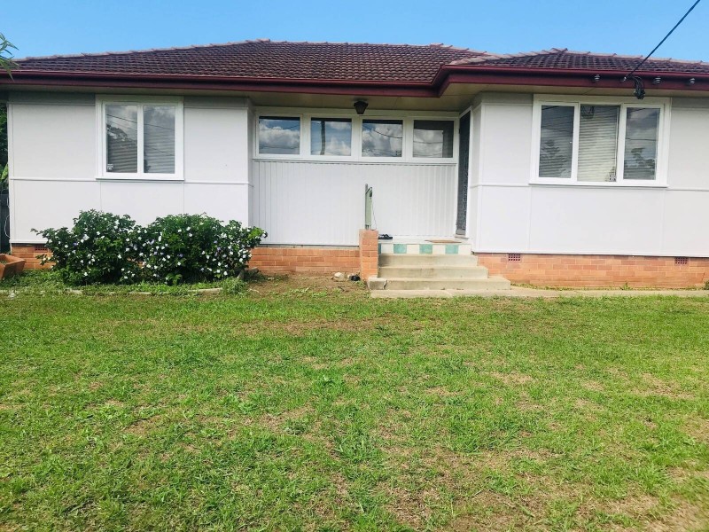 28 Quiros Ave, Fairfield West NSW 2165