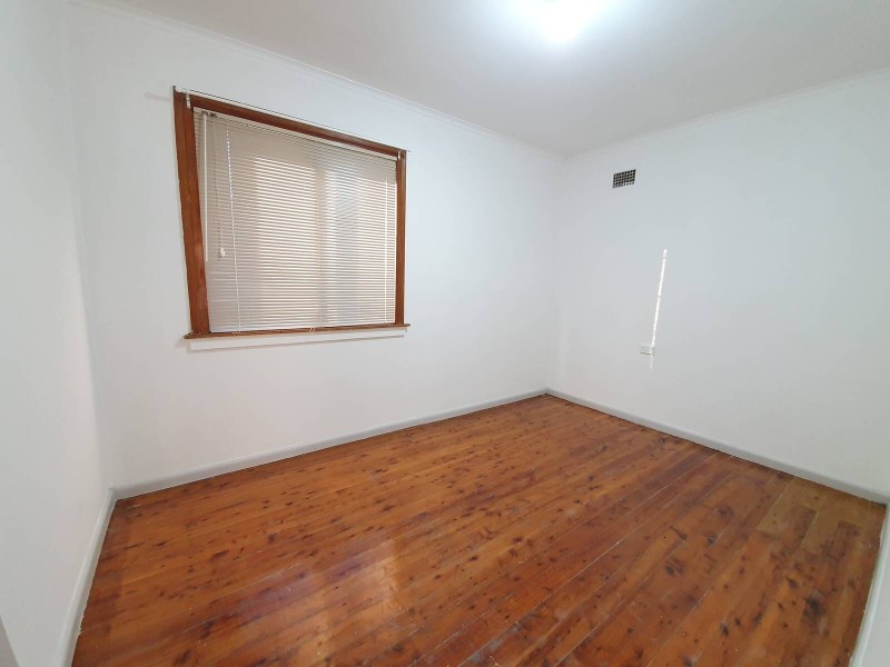 28 Quiros Ave, Fairfield West NSW 2165