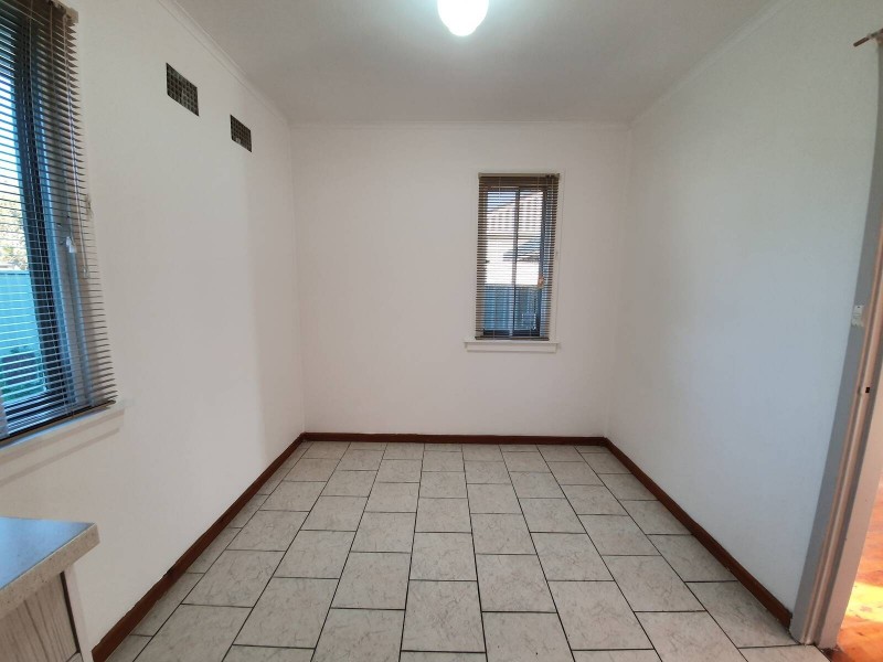 28 Quiros Ave, Fairfield West NSW 2165