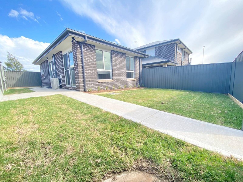 54A Emerald Hills Boulervarde, Leppington NSW 2179