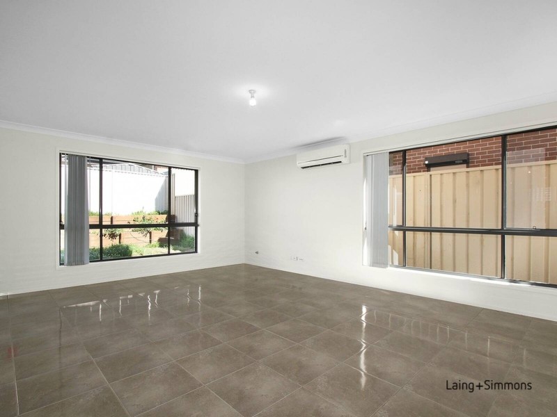 19 AFFLECK GARDENS, Middleton Grange NSW 2171