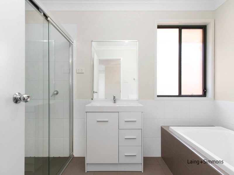 19 AFFLECK GARDENS, Middleton Grange NSW 2171