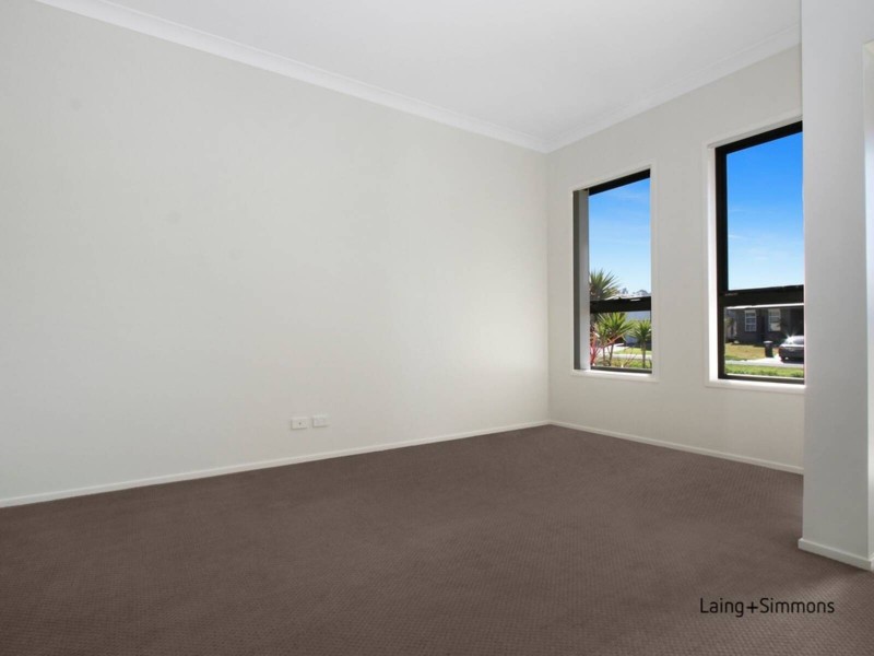 19 AFFLECK GARDENS, Middleton Grange NSW 2171