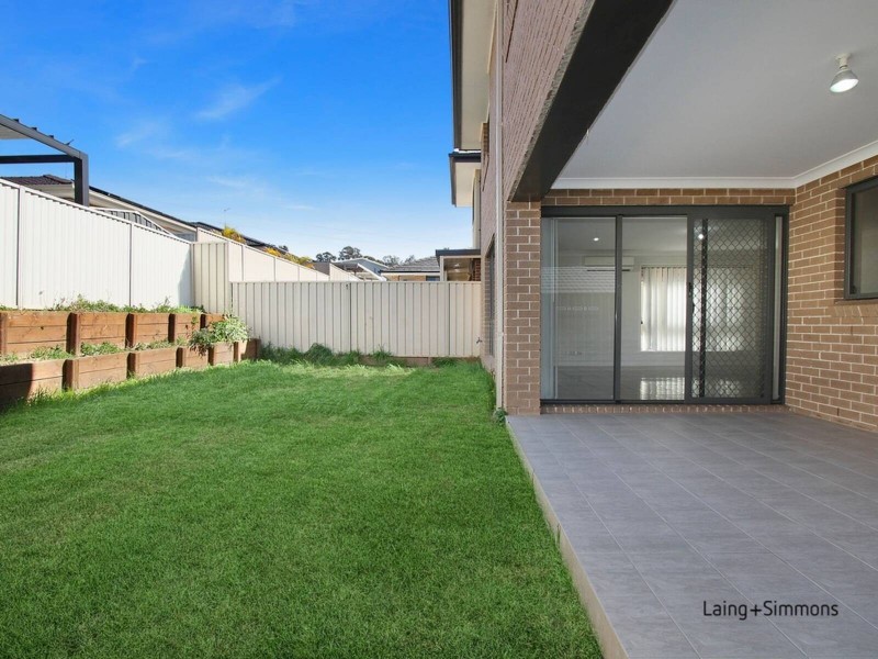 19 AFFLECK GARDENS, Middleton Grange NSW 2171