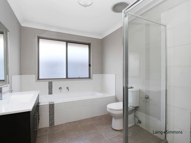 4 Merlin Street, Middleton Grange NSW 2171