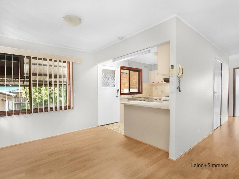 15 Tyrell Cres, Fairfield West NSW 2165