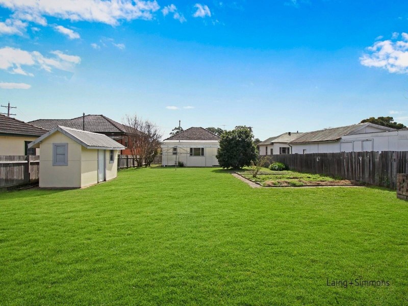 39 Harold Street, Fairfield NSW 2165