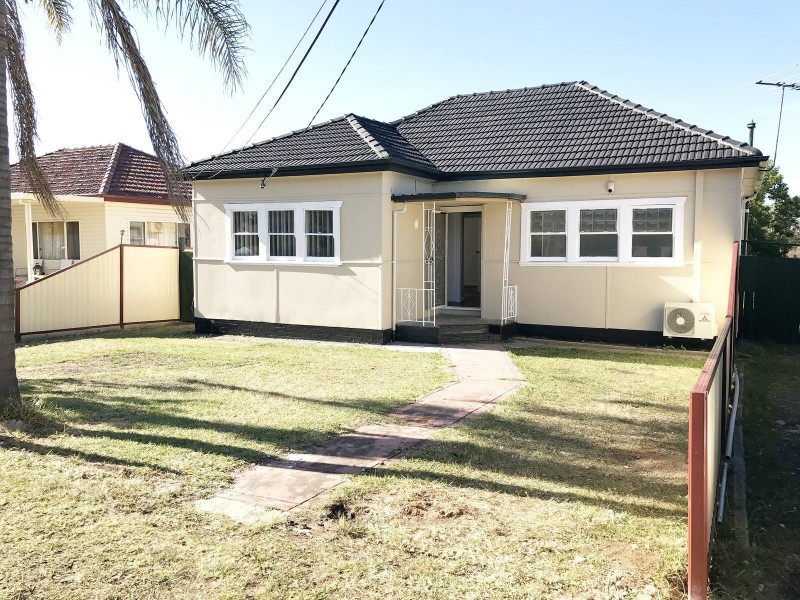 4 Richardson Street, Fairfield NSW 2165