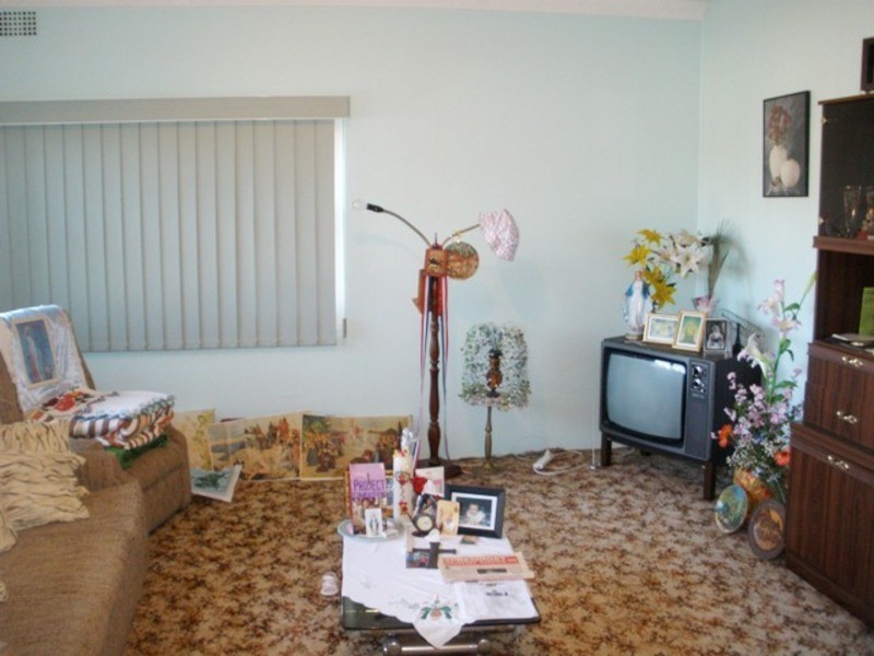 1 HUNTER ST, Fairfield NSW 2165