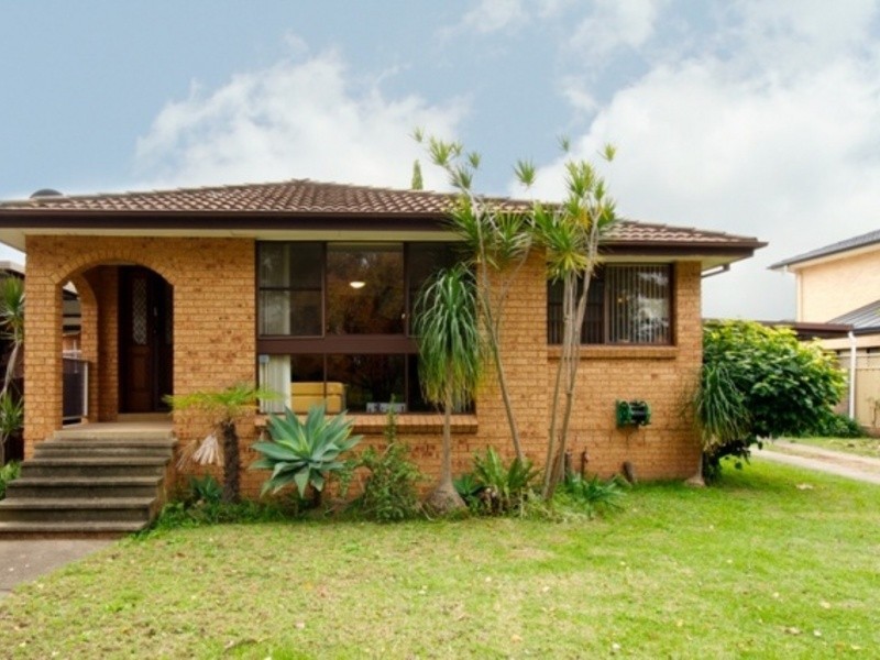 12 ELDERSHAW ROAD, Edensor Park NSW 2176