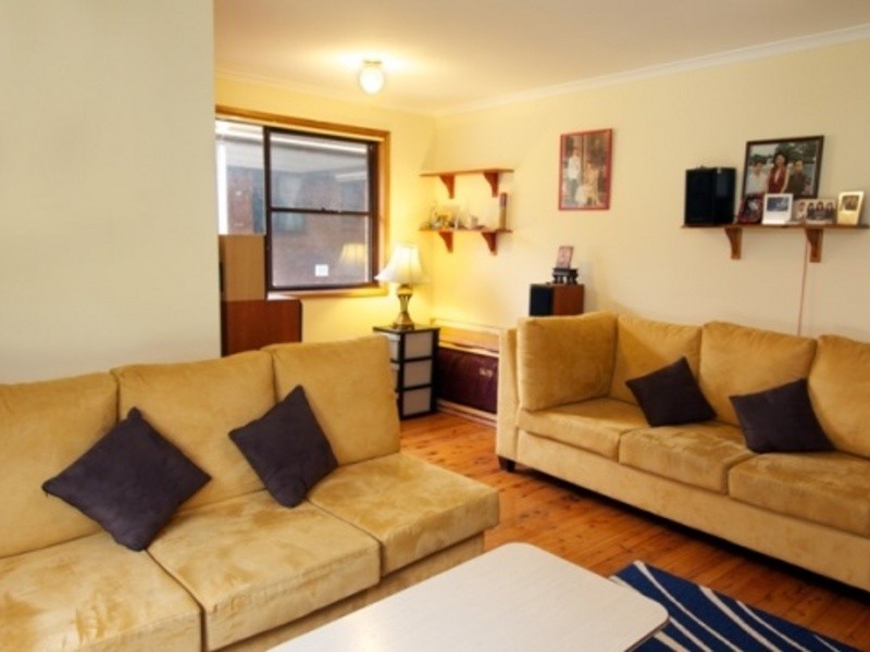12 ELDERSHAW ROAD, Edensor Park NSW 2176