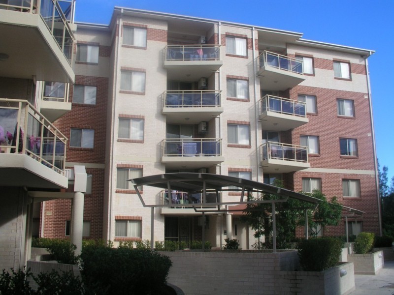 13/2 Wentworth Avenue, Toongabbie NSW 2146