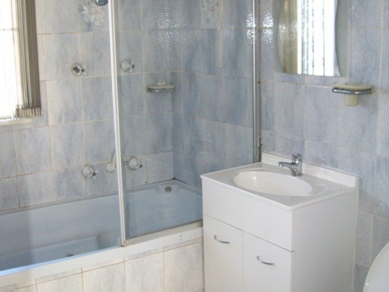 72 Pavesi, Guildford West NSW 2161