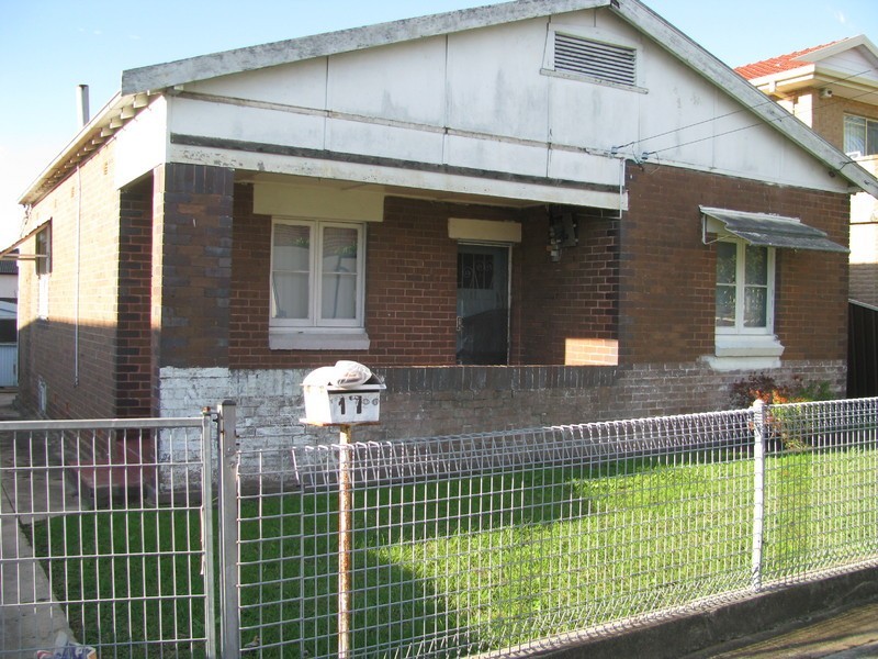 17 Earl, Merrylands West NSW 2160
