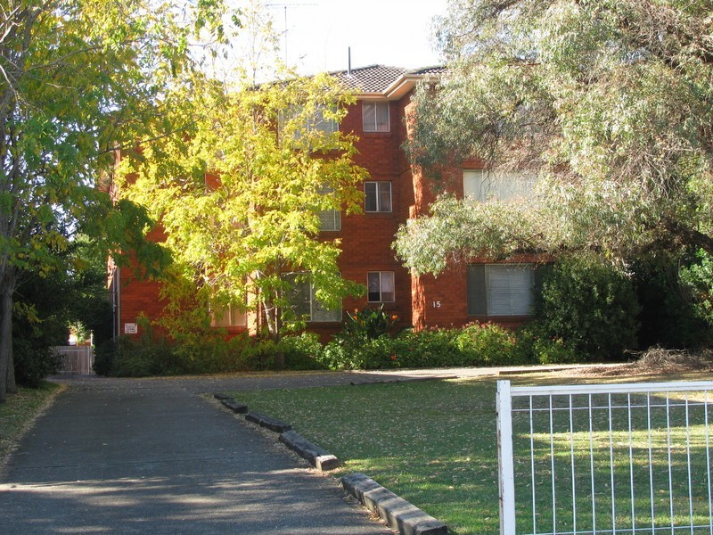 1/15 Blaxcell, Granville NSW 2142