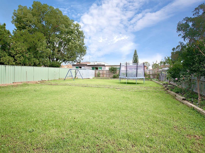 8 Cleone Street, Guildford NSW 2161