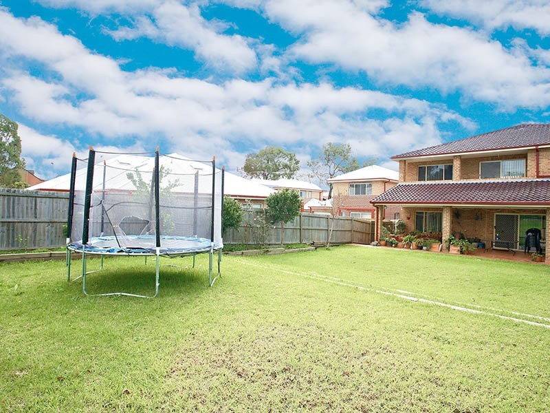 8 Cleone Street, Guildford NSW 2161