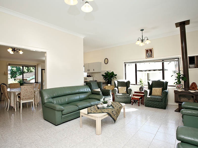 15 Talbot Road, Guildford NSW 2161