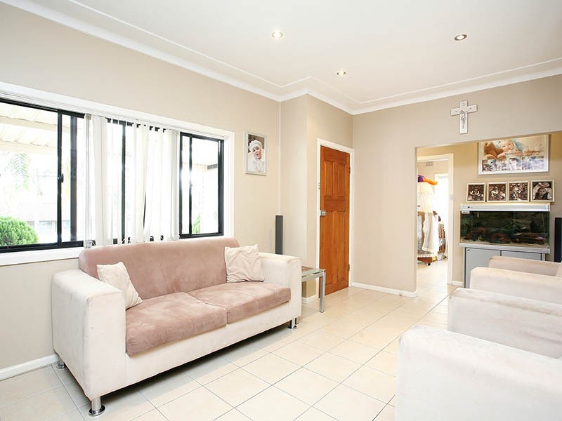 69 Queen Street, Guildford NSW 2161