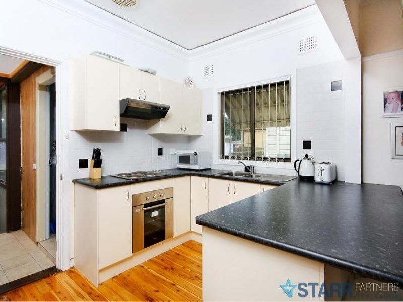 9 Binda Street, Merrylands NSW 2160