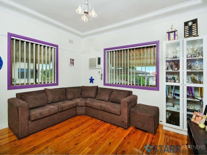 9 Binda Street, Merrylands NSW 2160