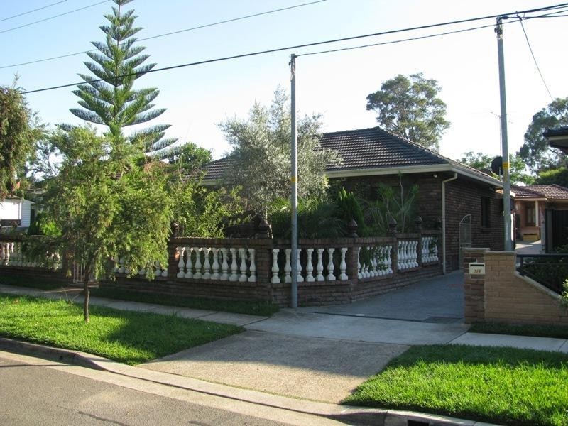 39 Dennistoun Avenue, Guildford NSW 2161