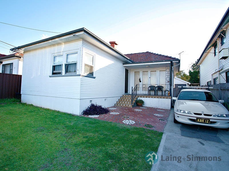 8 Hinchen Street, Guildford NSW 2161