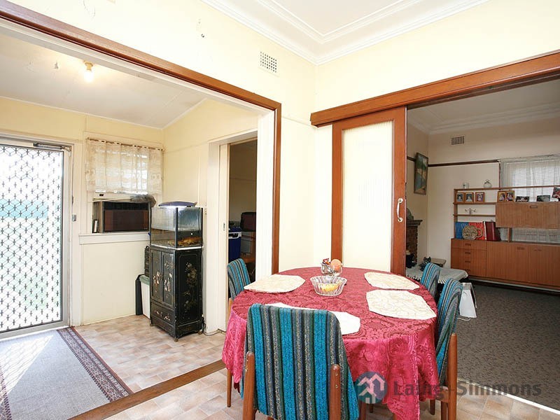 8 Hinchen Street, Guildford NSW 2161