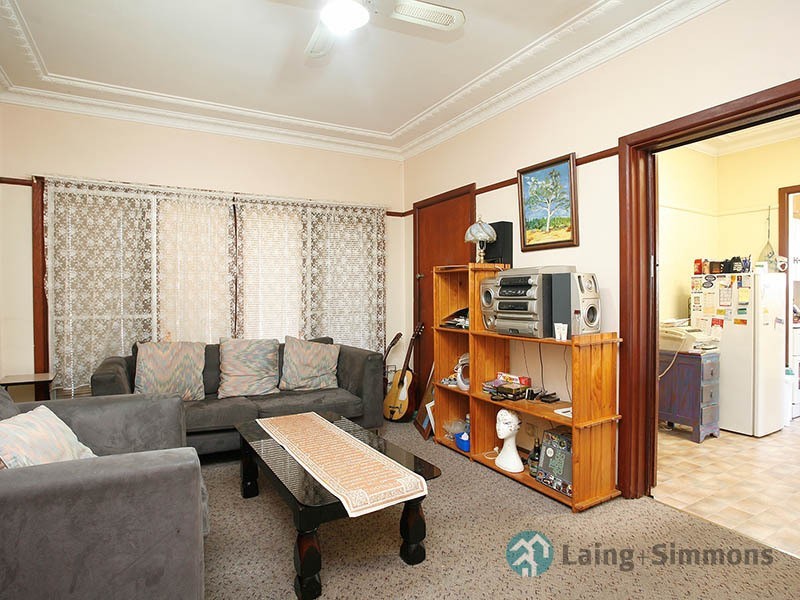 8 Hinchen Street, Guildford NSW 2161