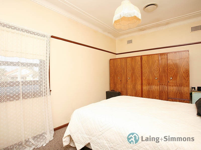 8 Hinchen Street, Guildford NSW 2161