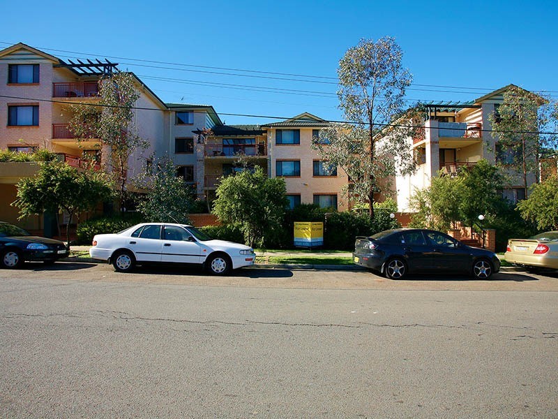 16/2-4 Kane Street, Guildford NSW 2161