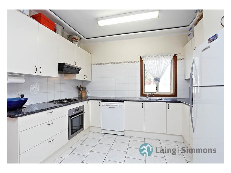 8 Chamberlain Road, Guildford NSW 2161