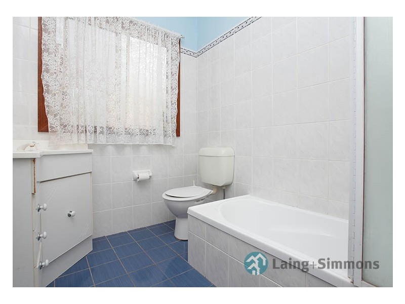 8 Chamberlain Road, Guildford NSW 2161