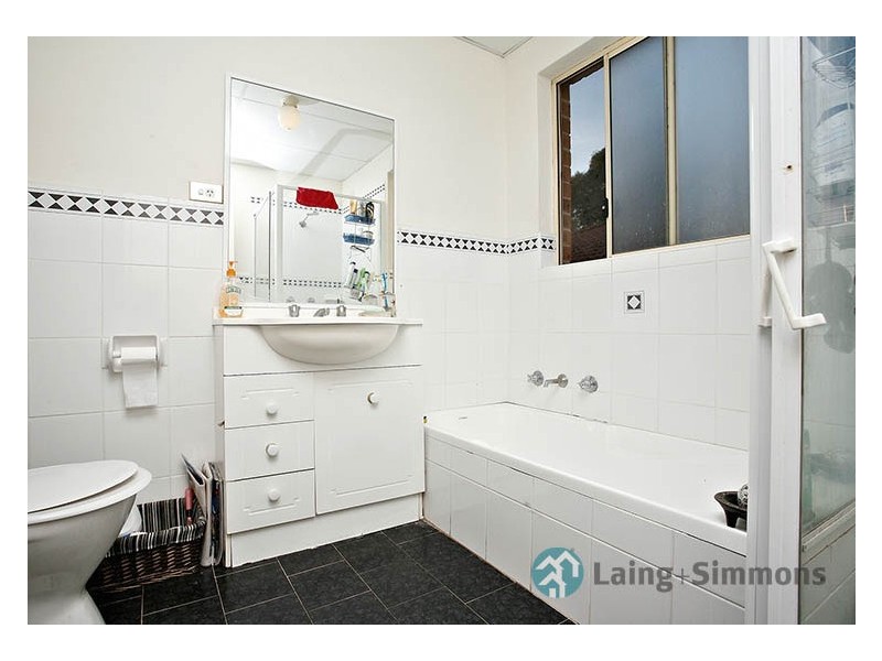 2/64 Clyde Street, Guildford NSW 2161