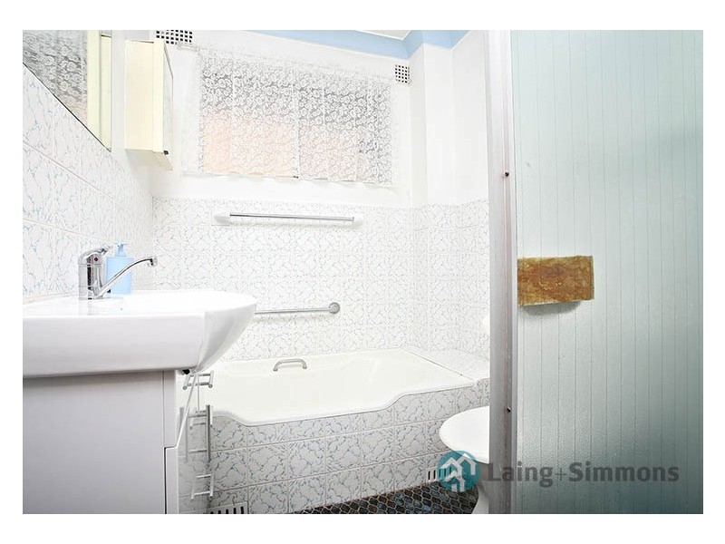 8/33 Blaxcell Street, Granville NSW 2142