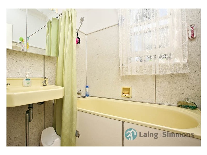 6 Johnstone Street, Guildford NSW 2161