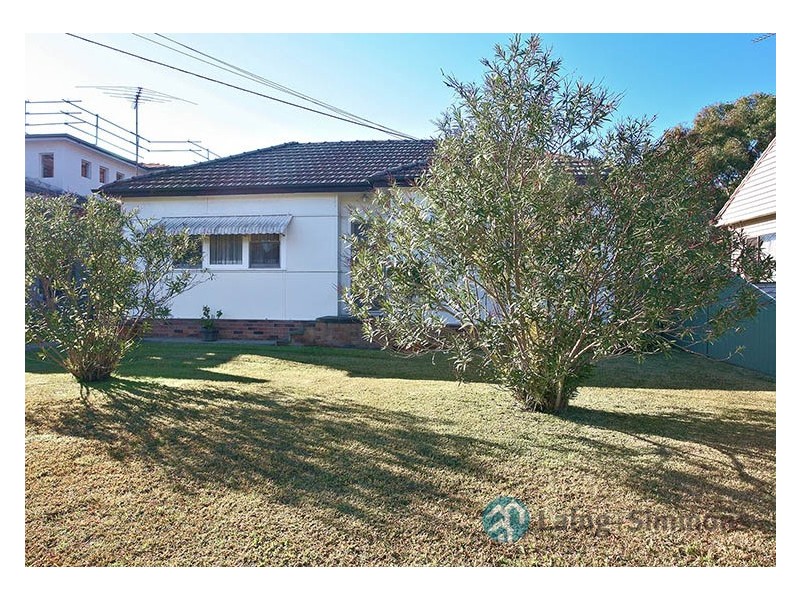 6 Johnstone Street, Guildford NSW 2161