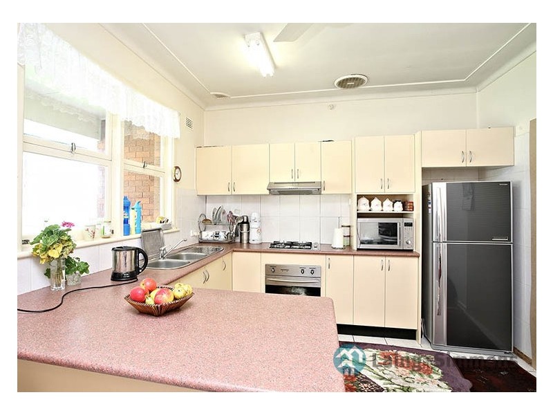 13 Royal Place, Greystanes NSW 2145