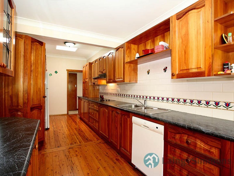 42 Bringelly Avenue, Pendle Hill NSW 2145