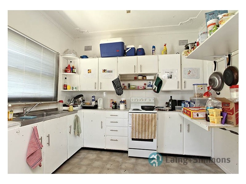 21 Renfrew Street, Guildford NSW 2161