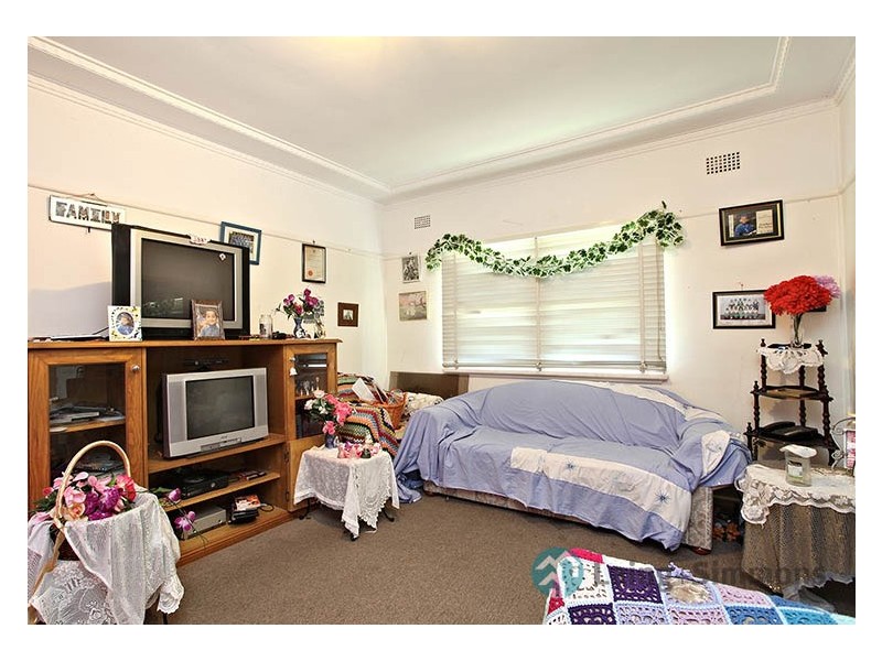 21 Renfrew Street, Guildford NSW 2161