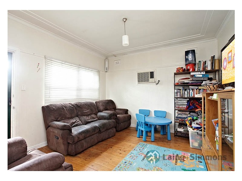 19 Renfrew Street, Guildford NSW 2161