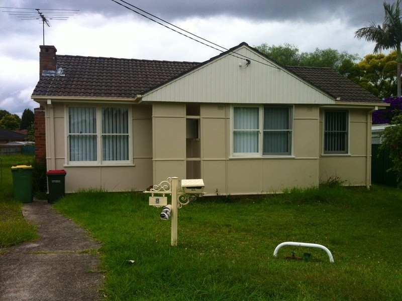 8 Laverack Crescent, South Granville NSW 2142