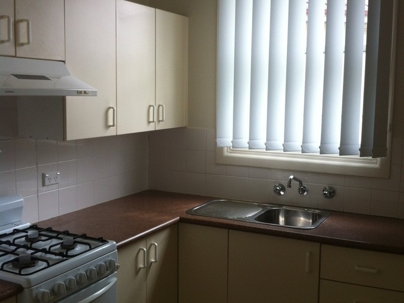 8 Laverack Crescent, South Granville NSW 2142